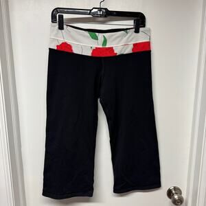 Lululemon Womens Yoga Crop Flare Pant Black Red Rose Size 6/8 Medium Groove